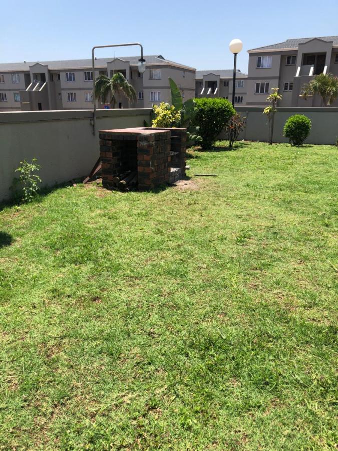 Summer Sands - Durban North Beach Accommodation Экстерьер фото